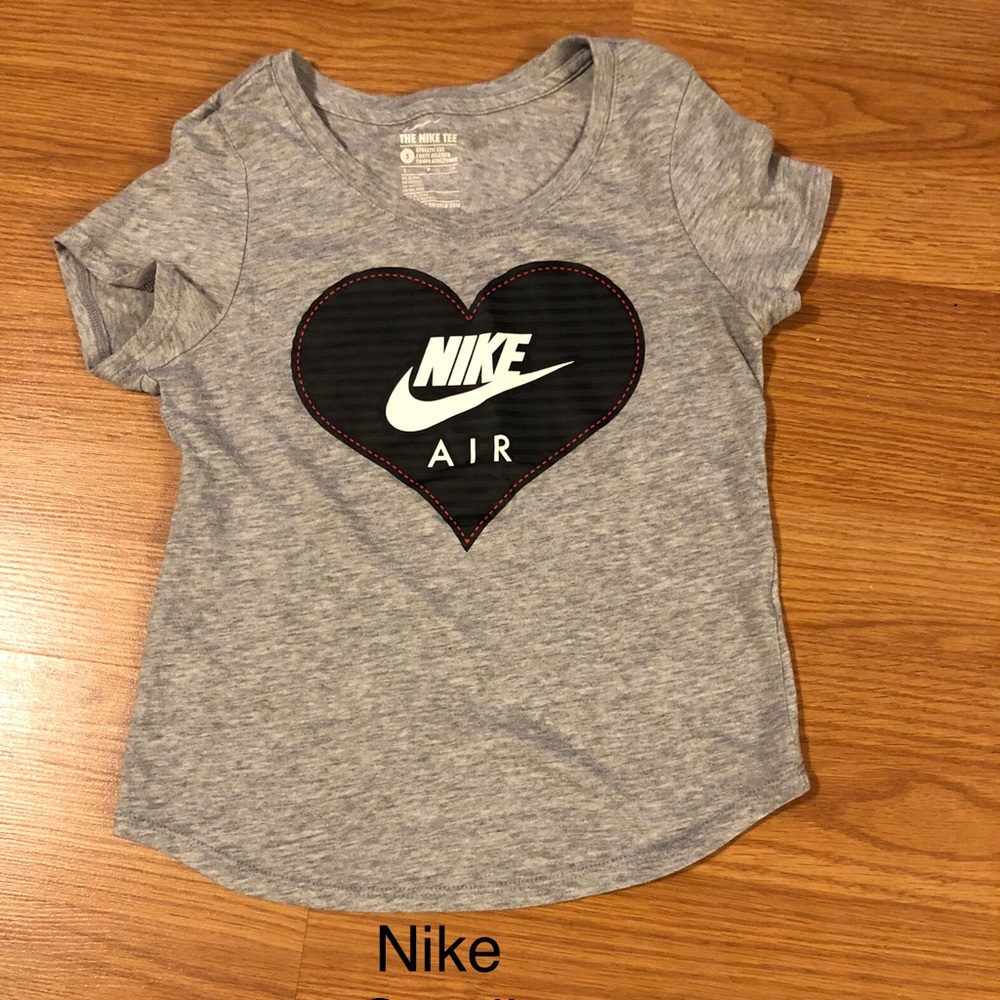 Girls Nike shirt